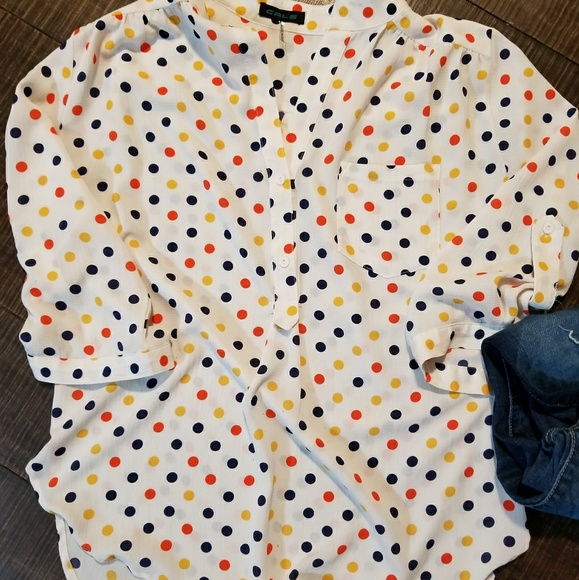 White polka dot blouse - Picture 2 of 3